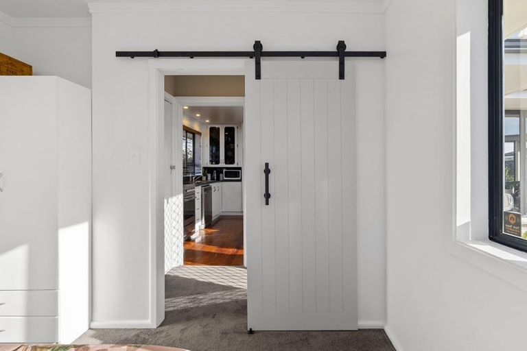 Photo of property in 320 Main North Road, Redwood, Christchurch, 8051