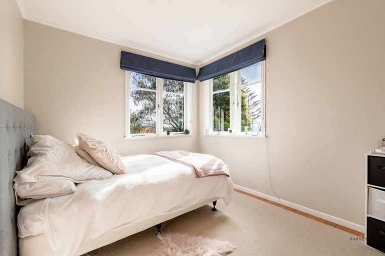 Photo of property in 180 Glengarry Road, Glen Eden, Auckland, 0602