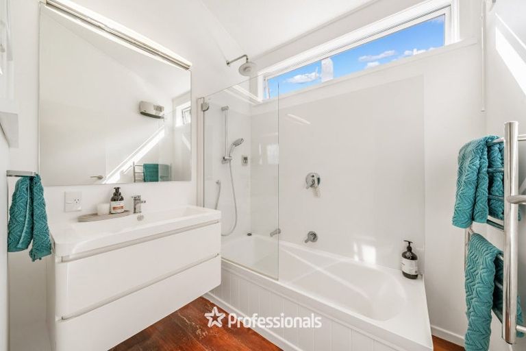 Photo of property in 215 Whites Line East, Waiwhetu, Lower Hutt, 5010