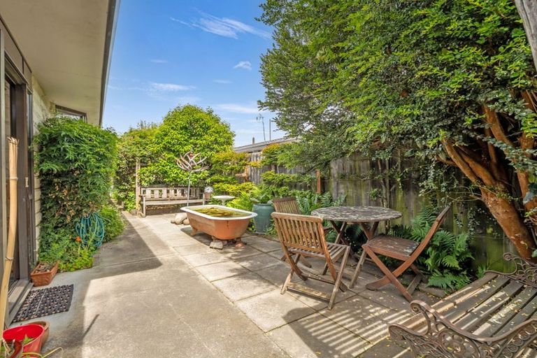 Photo of property in 2/56 Aorangi Road, Bryndwr, Christchurch, 8053