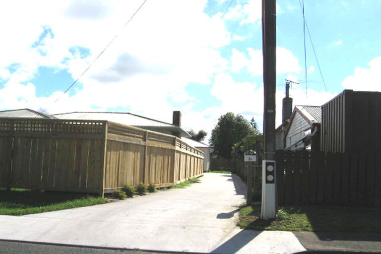 Photo of property in 3 Stokes Avenue, Te Atatu Peninsula, Auckland, 0610