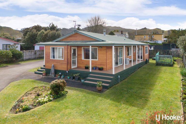 Photo of property in 12 Carrick Robertson Place, Waihi, 3610