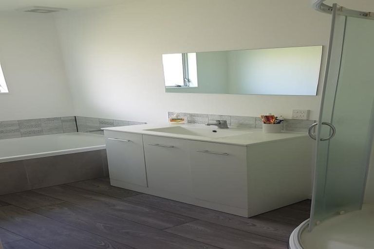 Photo of property in 43 Raumati Crescent, Onerahi, Whangarei, 0110