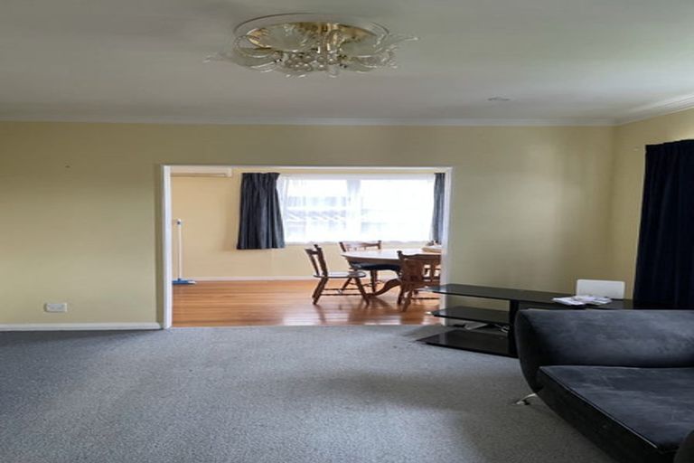 Photo of property in 10 Olivia Crescent, Tawa, Wellington, 5028