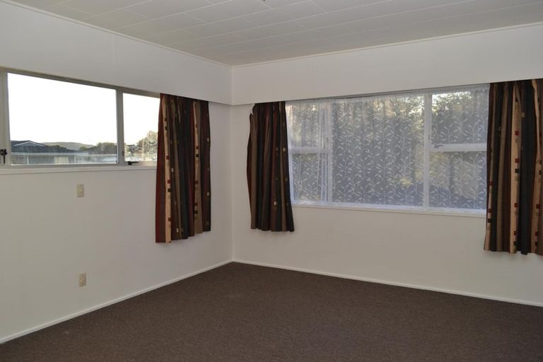 Photo of property in 19 Shortland Street, Tamatea, Napier, 4112