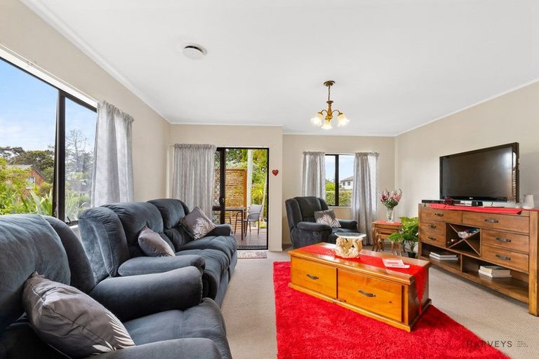 Photo of property in 42 Godley Road, Green Bay, Auckland, 0604