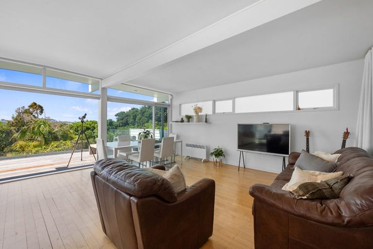 Photo of property in 24 Bridge View Road, Birkenhead, Auckland, 0626