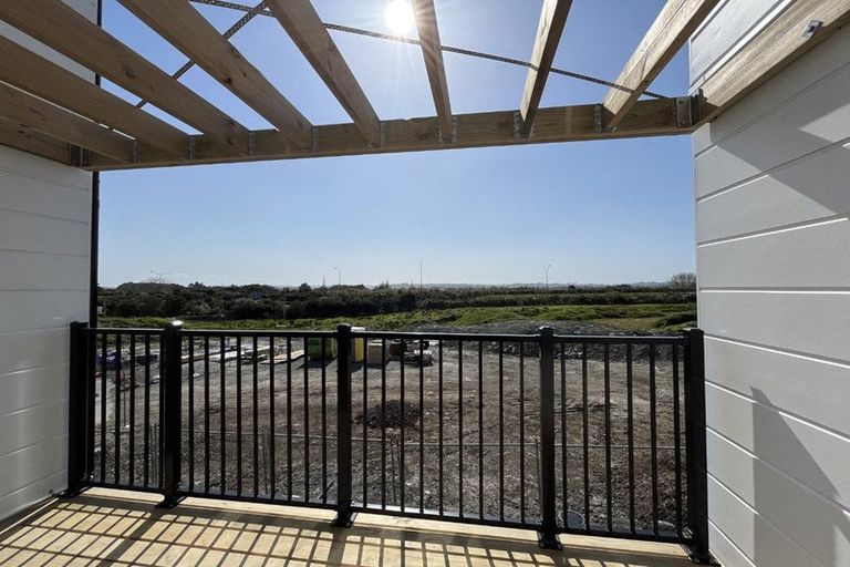 Photo of property in 5 Mataitai Road, Hobsonville, Auckland, 0618