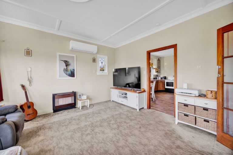 Photo of property in 32 Leicester Street, Patea, 4520