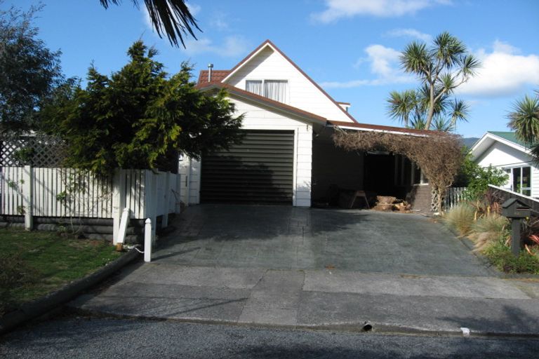 Photo of property in 42 Mcgowan Road, Wainuiomata, Lower Hutt, 5014