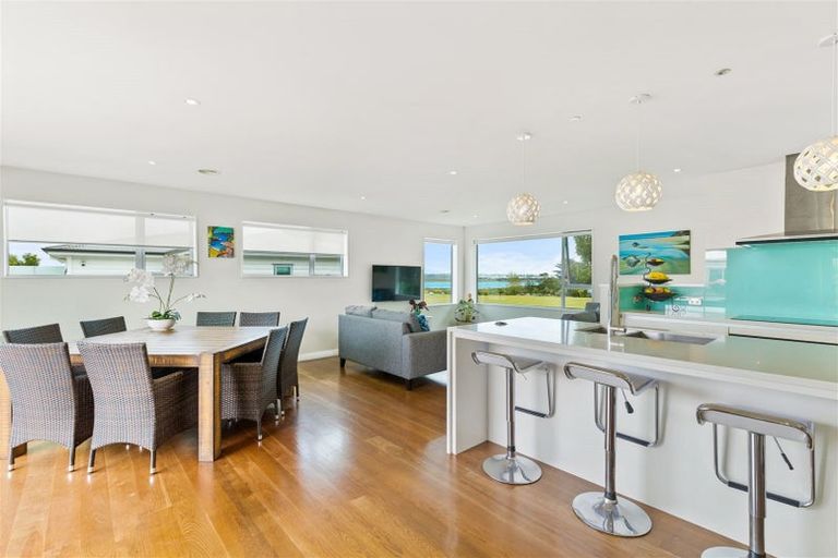 Photo of property in 477 Te Atatu Road, Te Atatu Peninsula, Auckland, 0610