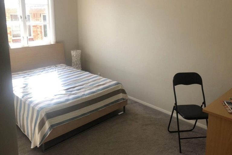 Photo of property in 52 Churchill Avenue, Manurewa, Auckland, 2102