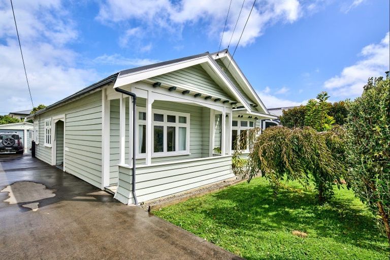 Photo of property in 22 Central Terrace, Alicetown, Lower Hutt, 5010