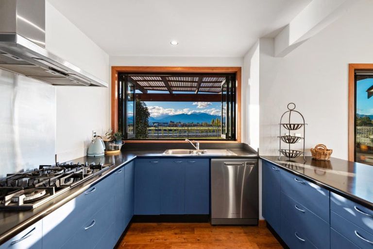 Photo of property in 32 Sarahs Hill, Hahei, Whitianga, 3591