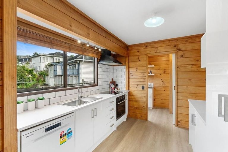 Photo of property in 64 Bassett Road, Johnsonville, Wellington, 6037