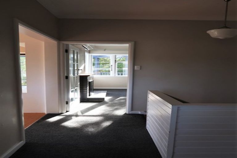 Photo of property in 10 Lucknow Terrace, Khandallah, Wellington, 6035