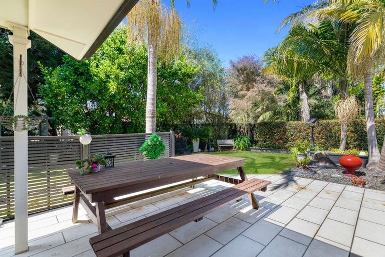 Photo of property in 12 Rangiwhea Road, Waiuku, 2123