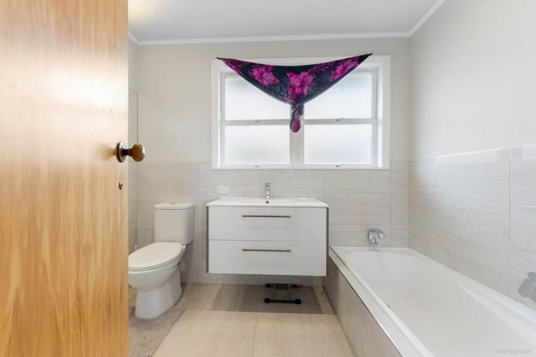 Photo of property in 39 Mason Street, New Lynn, Auckland, 0600