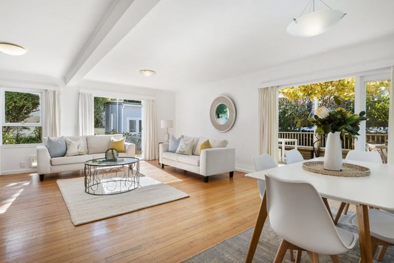 Photo of property in 1a/1 Scarboro Terrace, Murrays Bay, Auckland, 0630