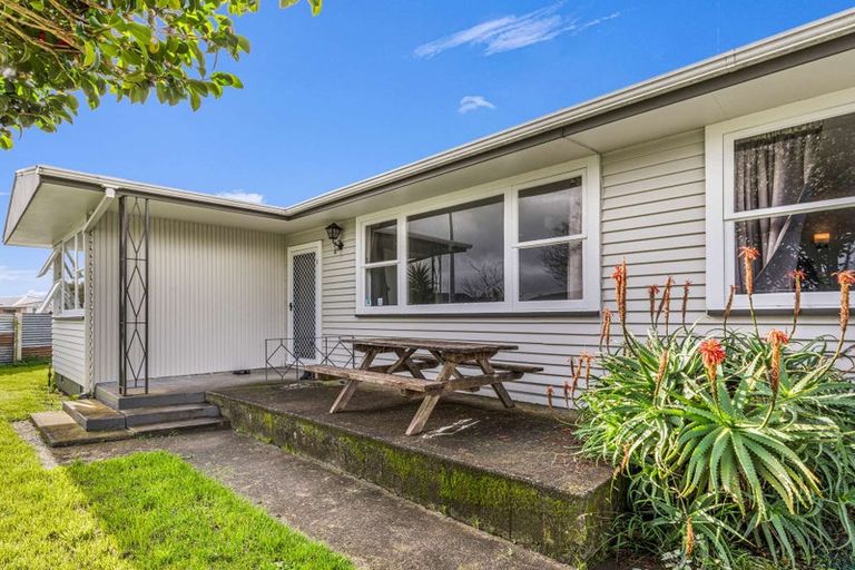 Photo of property in 1 Dampier Avenue, Awapuni, Palmerston North, 4412
