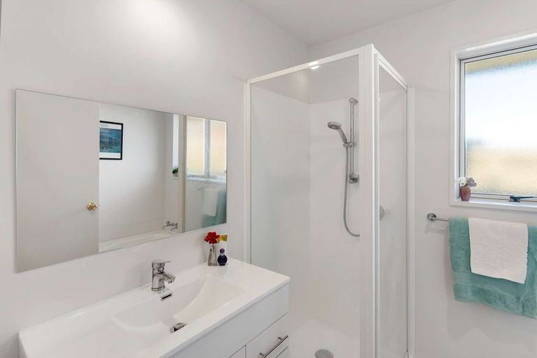 Photo of property in 49 Sawyers Arms Road, Northcote, Christchurch, 8052