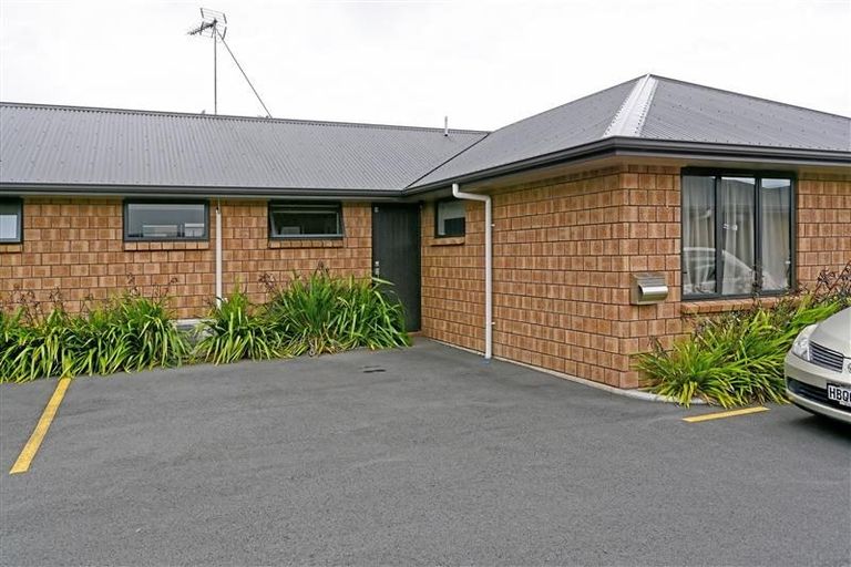 Photo of property in 102u3 Old Farm Road, Hamilton East, Hamilton, 3216