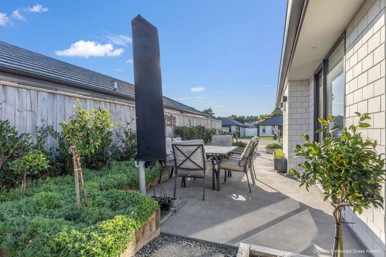 Photo of property in 12 Rehua Place, Waiwhakaiho, New Plymouth, 4312