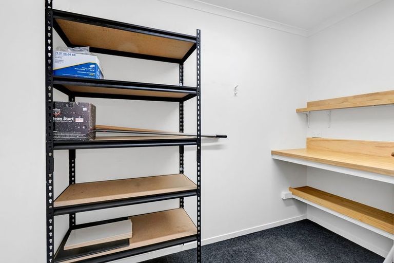 Photo of property in 6 Saint Andrews Parkway, Waiwhakaiho, New Plymouth, 4312