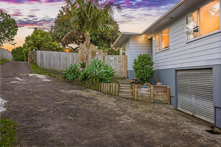 Photo of property in 18 Solar Road, Glen Eden, Auckland, 0602