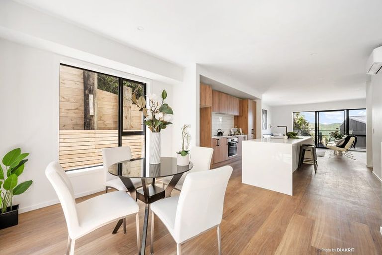 Photo of property in 28 Cathie Place, Karori, Wellington, 6012