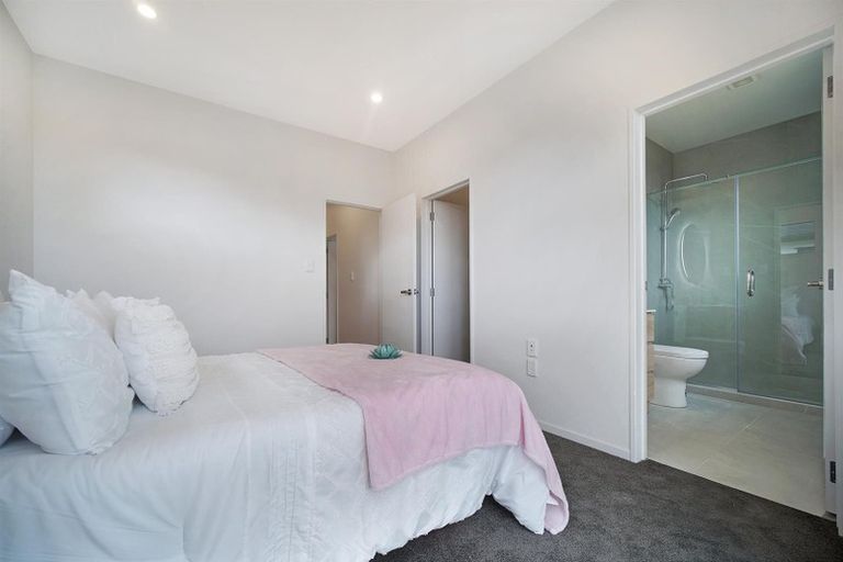 Photo of property in 42 Holcroft Street, Papakura, 2110