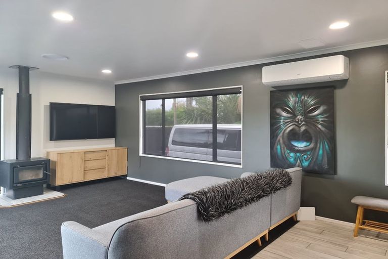 Photo of property in 4 Nadine Place, Mangere Bridge, Auckland, 2022