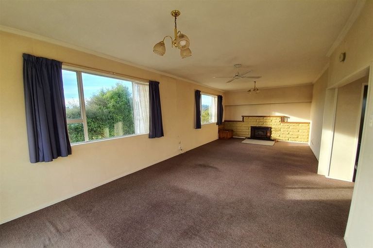 Photo of property in 60 Timaru Road, Waimate, 7924