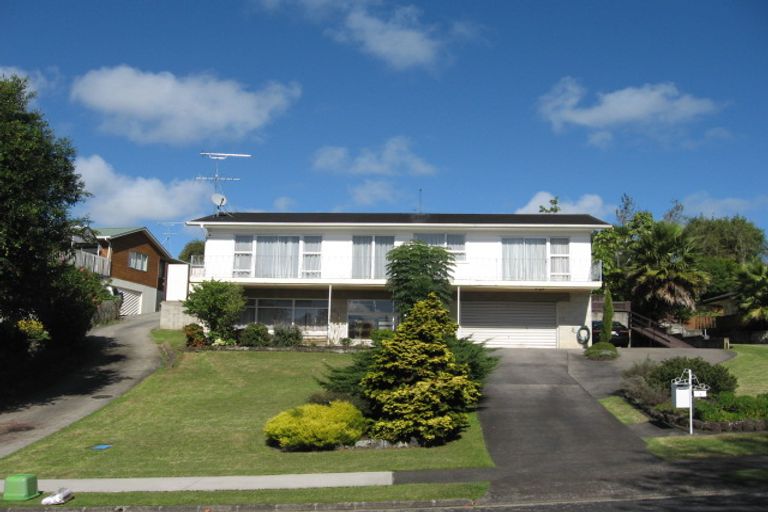 Photo of property in 5 Okareka Place, Pakuranga Heights, Auckland, 2010