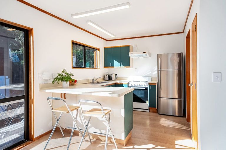 Photo of property in 10a Mersey Street, Island Bay, Wellington, 6023