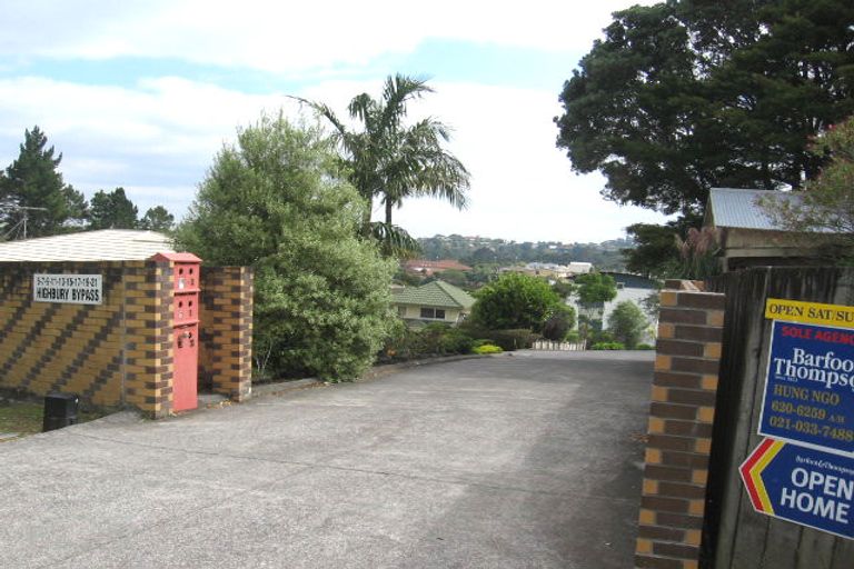 Photo of property in 17 Highbury Bypass, Birkenhead, Auckland, 0626