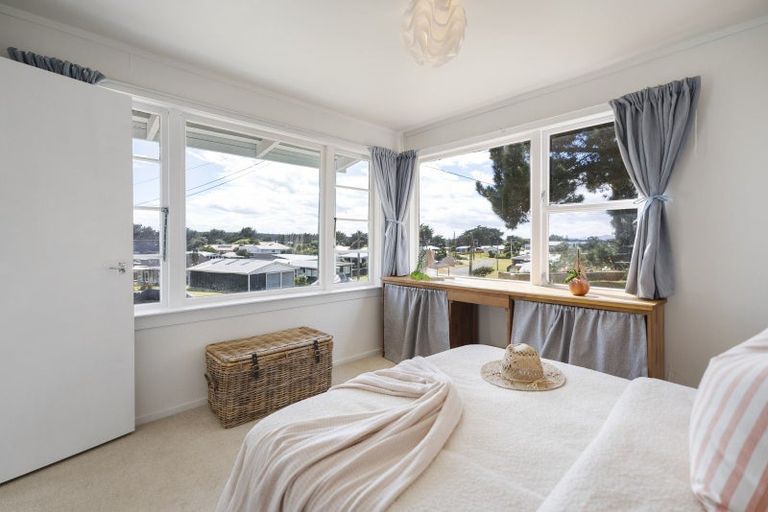 Photo of property in 8 Signal Street, Foxton Beach, Foxton, 4815