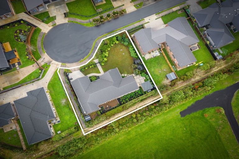 Photo of property in 16 Benjamin Place, Clevedon, Papakura, 2582