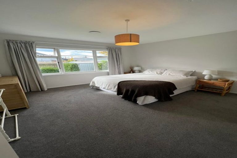 Photo of property in 69 Dunedin Street, Redwood, Christchurch, 8051