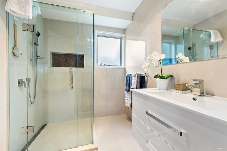 Photo of property in 4 Malmo Place, Massey, Auckland, 0614