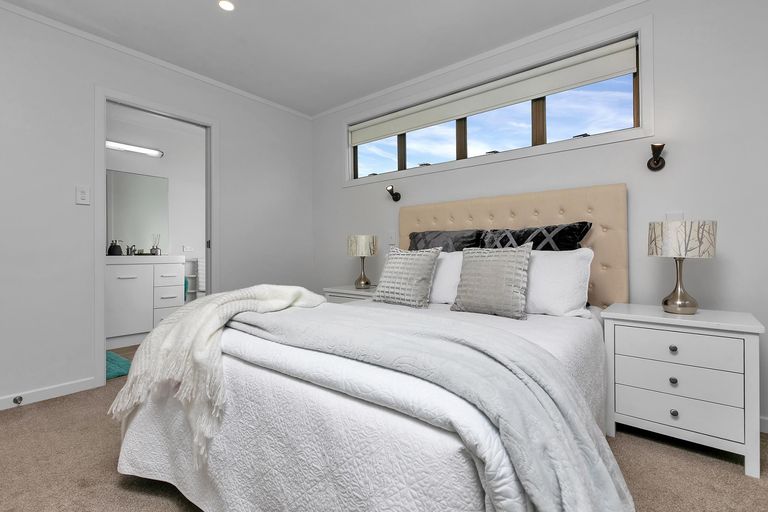 Photo of property in 192 Henderson Valley Road, Henderson, Auckland, 0612