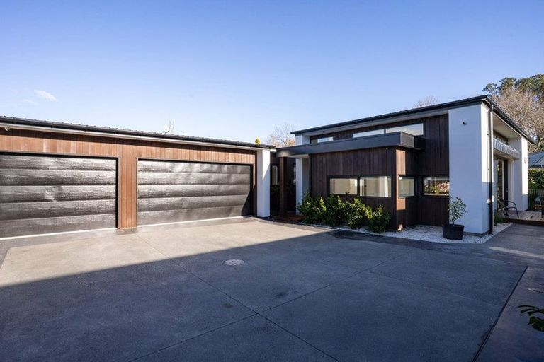 Photo of property in 59 Straven Road, Riccarton, Christchurch, 8011