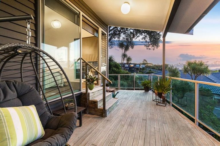 Photo of property in 3 Veronica Close, Red Beach, 0932