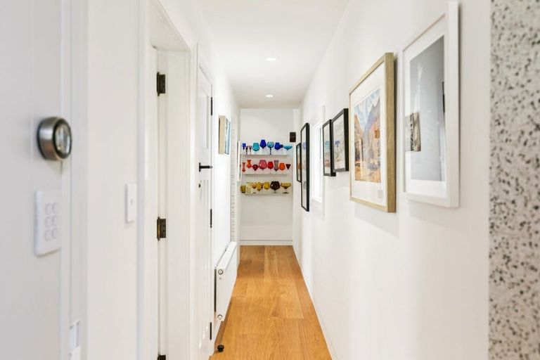 Photo of property in 10 Carrington Street, Mount Cook, Wellington, 6021