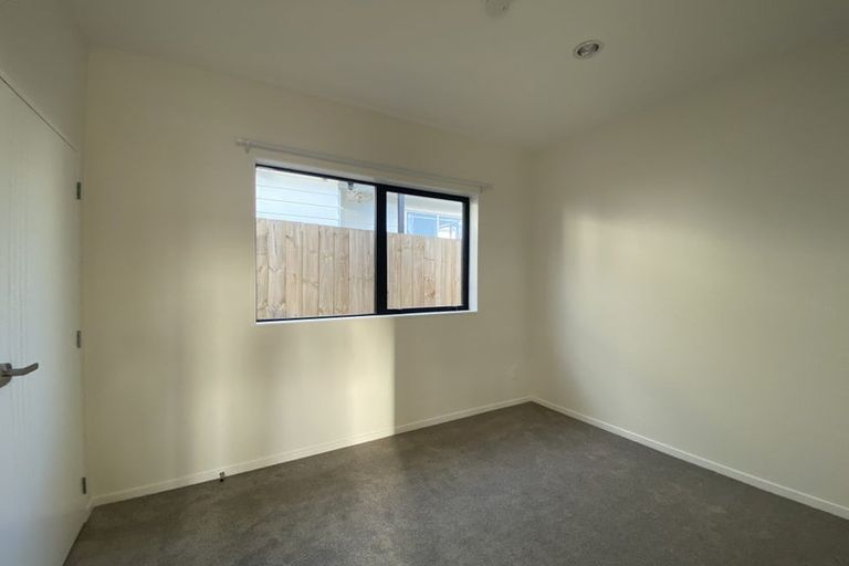 Photo of property in 37 Seaward Place, Wattle Downs, Auckland, 2103