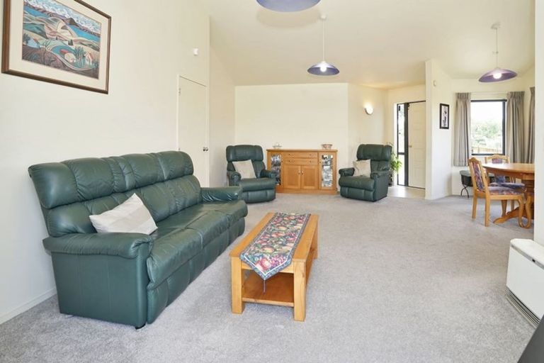 Photo of property in 11 Highbury Place, Nawton, Hamilton, 3200
