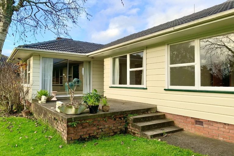 Photo of property in 97 Lynwood Road, New Lynn, Auckland, 0600