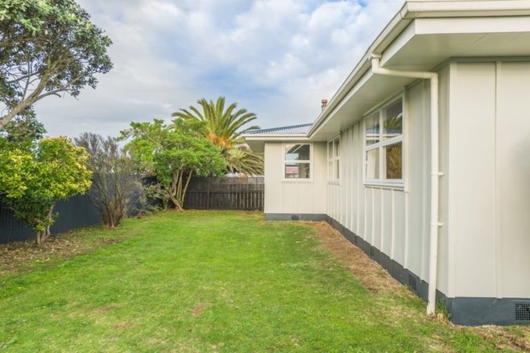 Photo of property in 56 Lee Street, Castlecliff, Whanganui, 4501