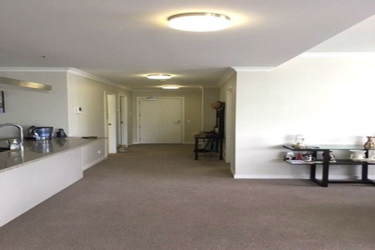 Photo of property in 118 Landmark Terrace, Orewa, 0931