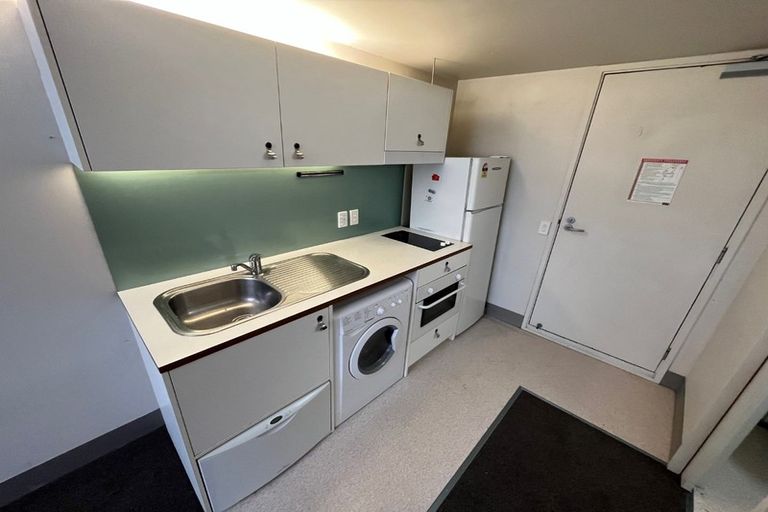 Photo of property in Urbane Apartments, 35/29 Webb Street, Mount Cook, Wellington, 6011